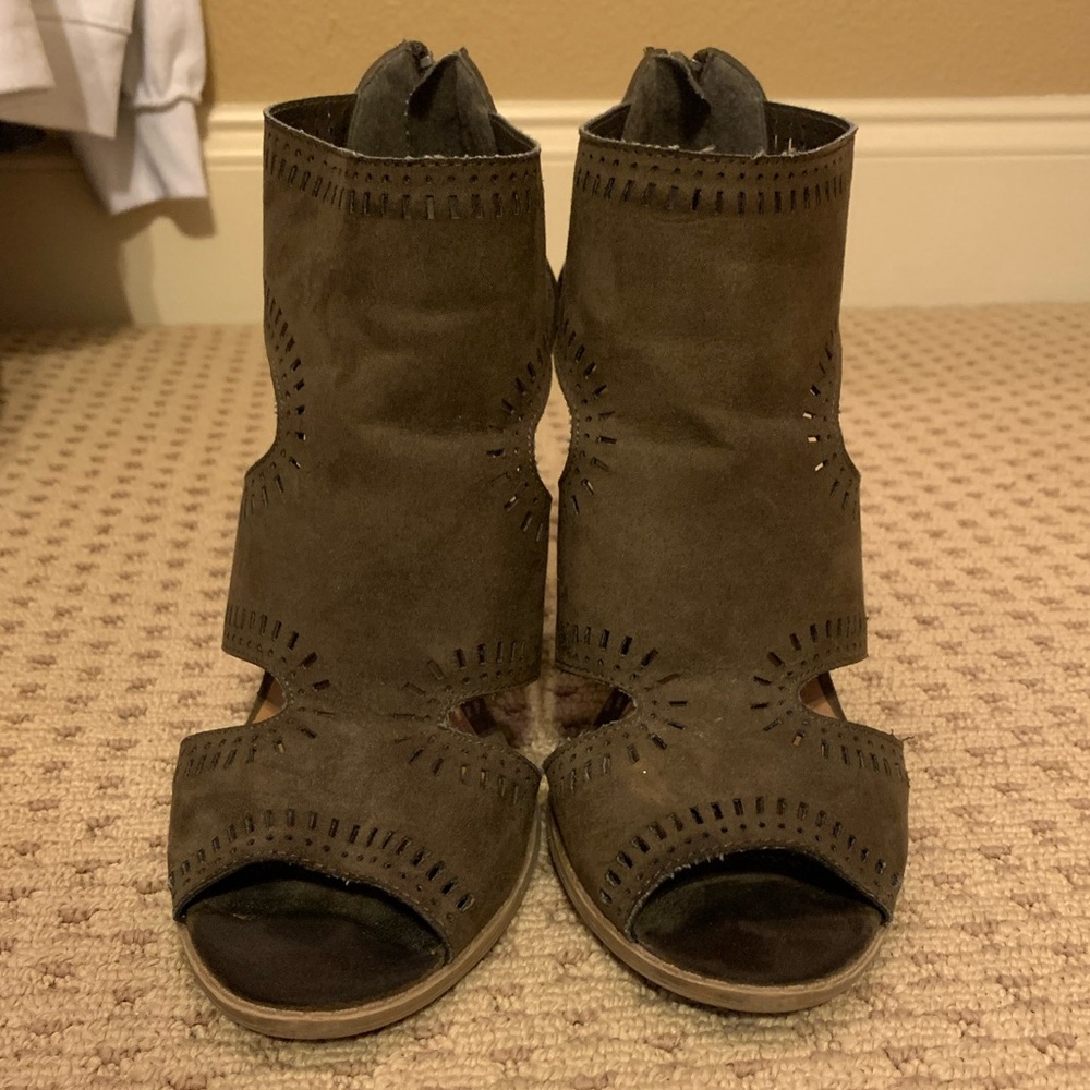 Charlotte Russe heeled shoes